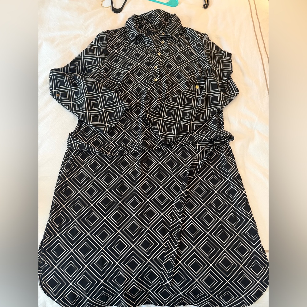 Jones New York Black and White Geometric Blouse